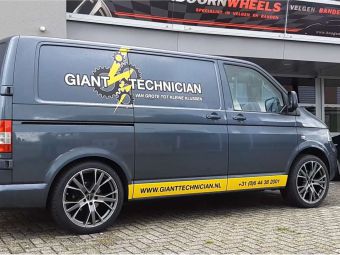 GMP ITALY WHEELS GUNNER IN ANTRACIET GEPOLIJST EN IN 20 INCH GEMONTEERD ONDER EEN VW TRANSPORTER