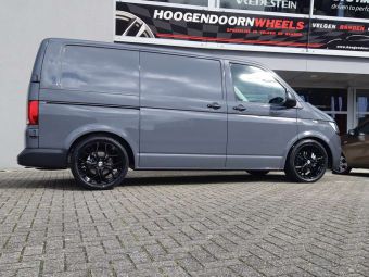 GMP ITALY MATISSE BLACK IN 19 INCH GEMONTEERD ONDER EEN VW TRANSPORTER 