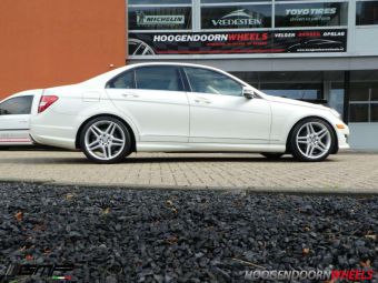 GMP ITALY MYTHOS 18 INCH GEMONTEERD ONDER EEN MERCEDES C KLASSE 