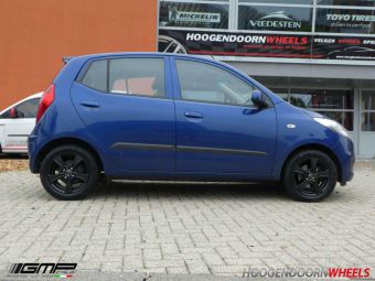 GMP WHEELS ARGON BLACK IN 14 INCH MET WINTERBANDEN GEMONTEERD ONDER EEN HYUNDAI I10 