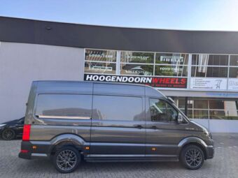 GMP WHEELS BOOSTER ANTHRACITE IN 19 INCH GEMONTEERD ONDER EEN VOLKSWAGEN CRAFTER