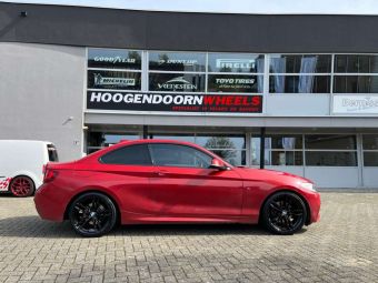 GMP WHEELS DEA BLACK IN 19 INCH GEMONTEERD ONDER EEN BMW 2 SERIE