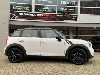 GMP WHEELS DIVA BLACK IN 18 INCH GEMONTEERD ONDER EEN MINI COUNTRYMAN