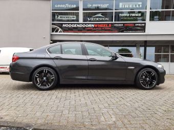 GMP ITALY WHEELS DEA IN ZWART GEPOLIJST EN 19 INCH GEMONTEERD ONDER EEN BMW 5 SERIE 