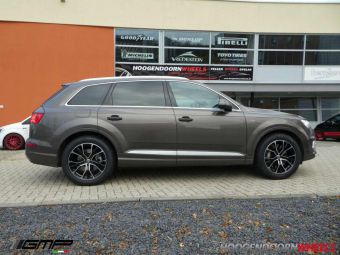 GMP WHEELS GUNNER ZWART GEPOLIJST 20 INCH MET WINTERBANDEN GEMONTEERD ONDER EEN AUDI Q7 