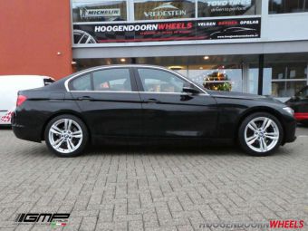 GMP WHEELS DEDICATED REVEN BMW 17 INCH ZILVER MET WINTERBANDEN GEMONTEERD ONDER EEN BMW 3 SERIE 