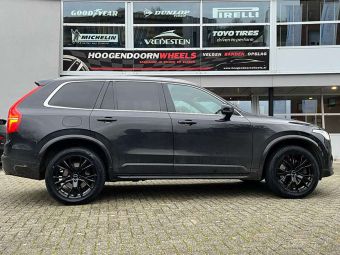 GMP WHEELS VELGEN GUNNER IN 20 INCH EN BLACK GEMONTEERD ONDER EEN VOLVO XC90 