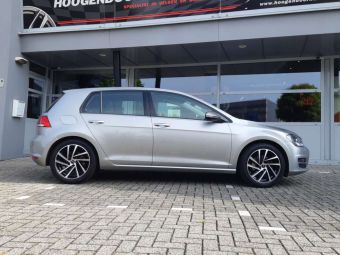 GMP WHEELS ITALY WONDER IN 17 INCH GEMONTEERD ONDER EEN VW GOLF