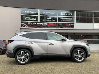 GMP WHEELS ITALY KATANA ANTRACIET GEPOLIJST IN 19 INCH GEMONTEERD ONDER EEN HYUNDAI TUCSON