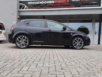 GMP WHEELS ITALY MATISSE MATT GUN METAL POLISHED IN 18 INCH GEMONTEERD ONDER EEN SEAT LEON 