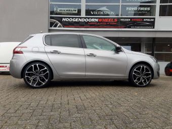 GMP WHEELS MATISSE ZWART GEPOLIJST IN 19 INCH GEMONTEERD ONDER EEN PEUGEOT 308