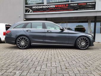 GMP WHEELS STELLAR 19 INCH IN BLACK POLISHED GEMONTEERD ONDER MERCEDES C-KLASSE