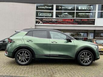 BORBET W BLACK POLISHED IN 19 INCH GEMONTEERD ONDER EEN KIA SPORTAGE III