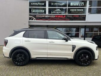 GMP WHEELS MATISSE BLACK IN 20 INCH GEMONTEERD ONDER EEN LYNK & CO 01