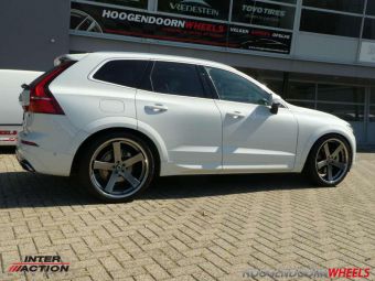 INTER ACTION VELGEN RACING INOX LIP 22 INCH GEMONTEERD ONDER EEN VOLVO XC 60 