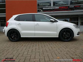 INTER ACTION PULSAR BLACK IN 16 INCH GEMONTEERD ONDER EEN VOLKSWAGEN POLO 