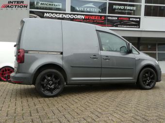 INTER ACTION SIRIUS BLACK IN 16 INCH GEMONTEERD ONDER EEN VOLKSWAGEN CADDY 