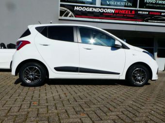 INTER ACTION SPIDER ANTRACIET GEPOLIJST IN 13 INCH GEMONTEERD ONDER EEN HYUNDAI I10