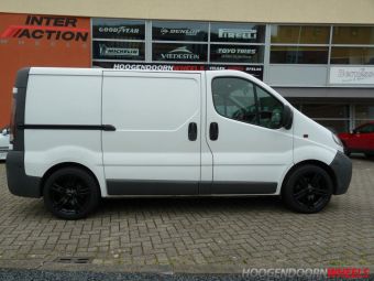 INTER ACTION VELGEN KARGIN 18 INCH GEMONTEERD ONDER EEN OPEL VIVARO