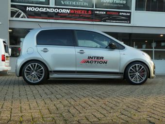 INTER ACTION VELOCITY16 INCH MET WINTERBANDEN GEMONTEERD ONDER EEN VW UP GTI  