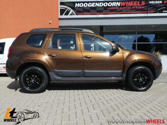 IT WHEELS VELGEN ALICE 16 INCH BLACK GEMONTEERD ONDER EEN DACIA DUSTER