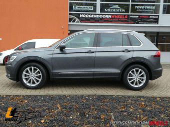 IT WHEELS ALICE ZILVER MET CONTINENTAL WINTERBANDEN 18 INCH GEMONTEERD ONDER EEN VW TIGUAN 