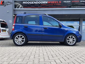 ITWHEELS ALISIA SILVER IN 15 INCH GEMONTEERD ONDER EEN  FIAT PANDA 