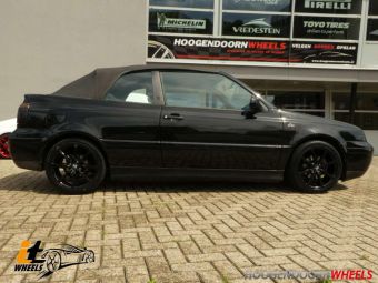 IT WHEELS ALISIA ZWART 16 INCH GEMONTEERD ONDER EEN VOLKSWAGEN GOLF CABRIO 