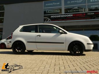 IT WHEELS ALICE ZWART 17 INCH VELGEN GEMONTEERD ONDER EEN VOLKSWAGEN POLO 