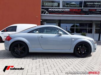 JAPAN RACING VELGEN JR 3 ZWART GEMONTEERD ONDER EEN AUDI TT IN 19 INCH 