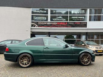 JR WHEELS JR 28 PLATINUM BRONZE IN 18 INCH GEMONTEERD ONDER EEN BMW 3 SERIE