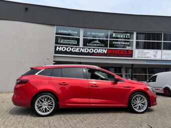 JR WHEELS JR28 IN SILVER MACHINED IN 18 INCH GEMONTEERD ONDER EEN RENAULT MEGANE