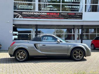 JR WHEELS JR3 BRONZE IN 16 INCH GEMONTEERD ONDER EEN TOYOTA MR 2