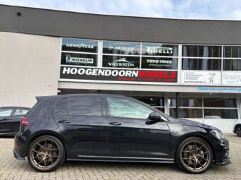 JR WHEELS SL01 FLAT BRONZE IN 19 INCH GEMONTEERD ONDER EEN VOLKSWAGEN GOLF
