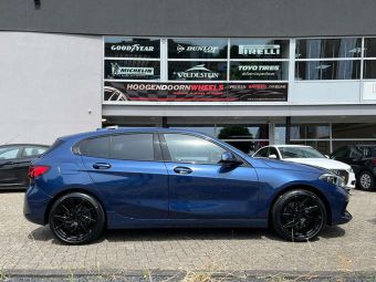 KESKIN KT20 FUTURE BLACK IN 18 INCH GEMONTEERD ONDER EEN BMW 1 SERIE