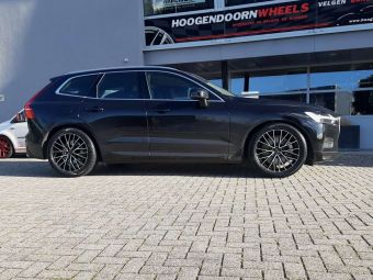 MAK VELGEN SPECIALE BLACK MIRROR IN 20 INCH GEMONTEERD ONDER EEN VOLVO XC60