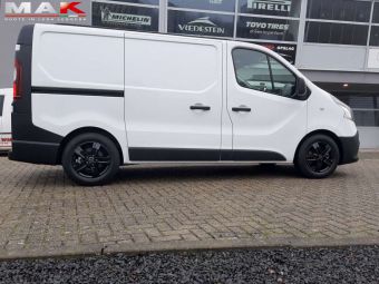 MAK VELGEN STONE5 BLACK IN 16 INCH GEMONTEERD ONDER EEN RENAULT TRAFIC