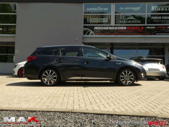 MAK VELGEN HIGHLANDS ANTRACIET GEPOLIJST  17 INCH GEMONTEERD ONDER EEN TOYOTA AURIS