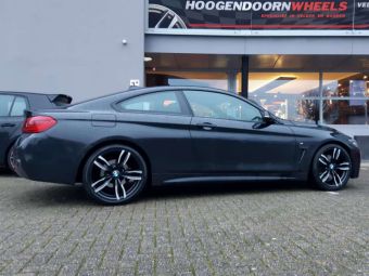 MAK LUCT ICEBLACK IN 19 INCH GMONTEERD ONDER DE BMW 4 SERIE