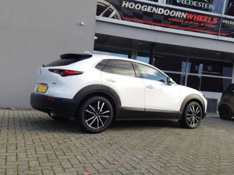 MAK MILANO 18 INCH BLACK POLISHED GEMONTEERD MAZDA CX-30 