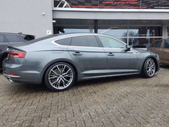 MAK UNION GUN METAL POSIHED IN 19 INCH GEMONTEERD ONDER EEN AUDI A5