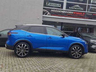 MAK VELGEN WOLF IN 20 INCH EN BLACK POLISHED GEMONTEERD ONDER EEN NISSAN QASHQAI