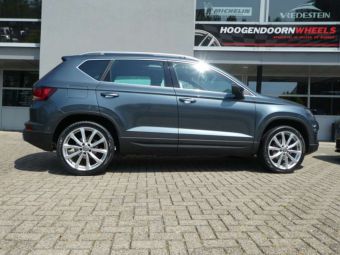 MAK WOLF IN 19 INCH SILVER GEMONTEERD ONDER EEN SEAT ALECA