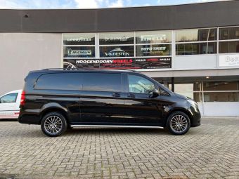 MAK VELGEN KOMET IN 17 INCH GUN METAL MIRROR GEMONTEERD ONDER EEN MERCEDES VITO 