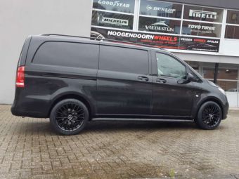 MAK WHEELS SPECIALE BLACK EN IN 19 INCH GEMONTEERD ONDER EEN MERCEDES VITO