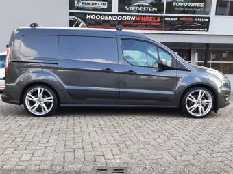 MAK STOCKHOLM SILVER IN 19 INCH GEMONTEERD ONDER EEN FORD TRANSIT CONNECT 