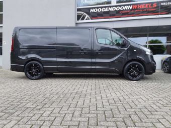 MAM WHEELS RS3 BLACK IN 18 INCH GEMONTEERD ONDER EEN OPEL VIVARO