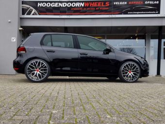 MAM WHEELS RS4 BLACK POLISHED IN 19 INCH GEMONTEERD ONDER EEN VW GOLF 