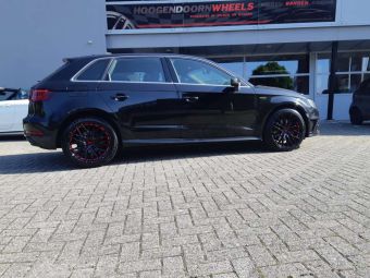 MAM WHEELS RS4 BLACK PAINTED RED INSIDE IN 18 INCH GEMONTEERD ONDER EEN AUDI A3