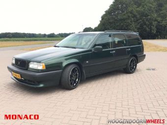 MONACO MIRABEAU BLACK GEMONTEERD ONDER EEN VOLVO 850 